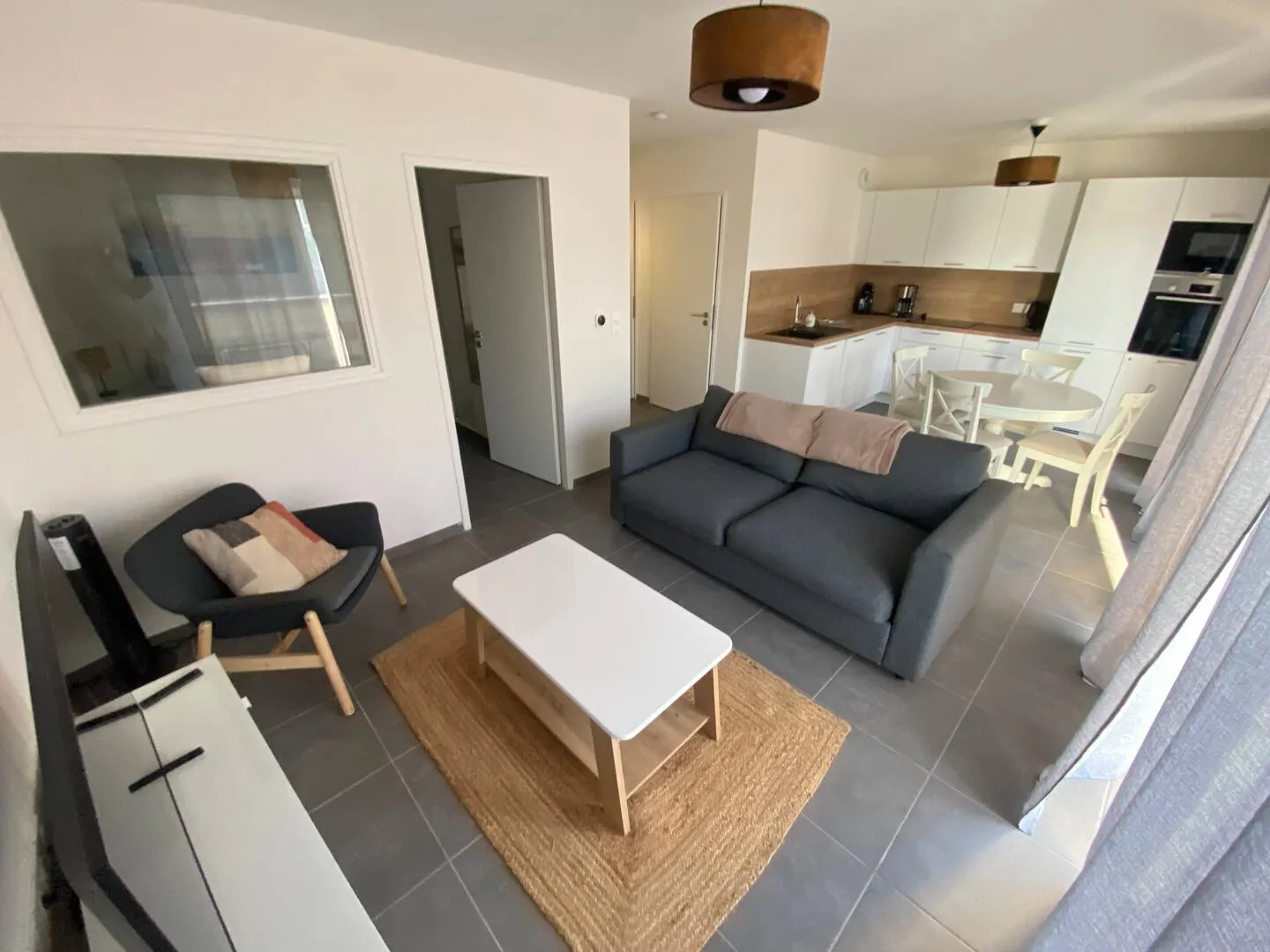 Photo 0 de T2 avec terrasse et parking privé – résidence calme