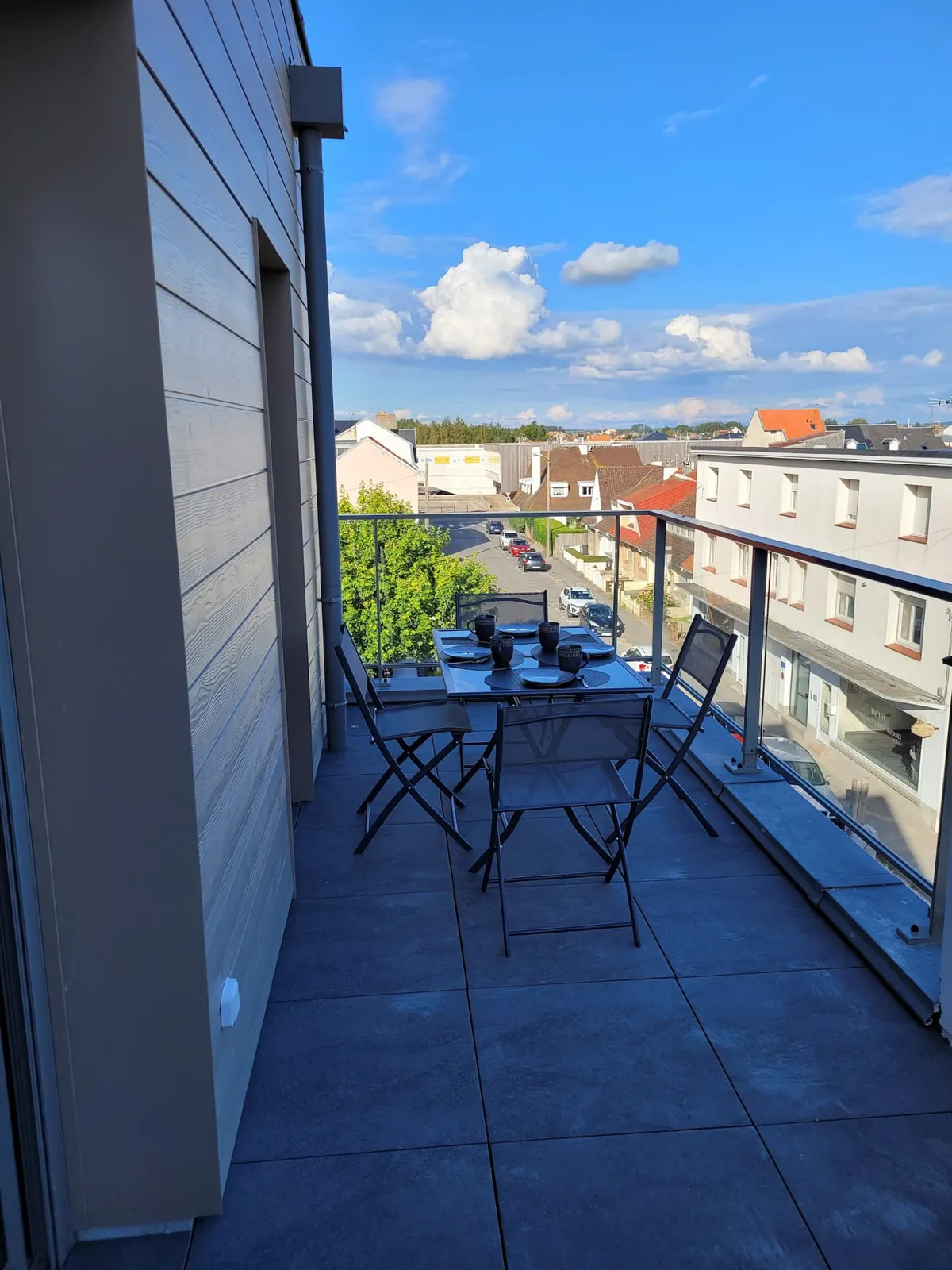 Photo 2 de T2 avec terrasse et parking privé – résidence calme