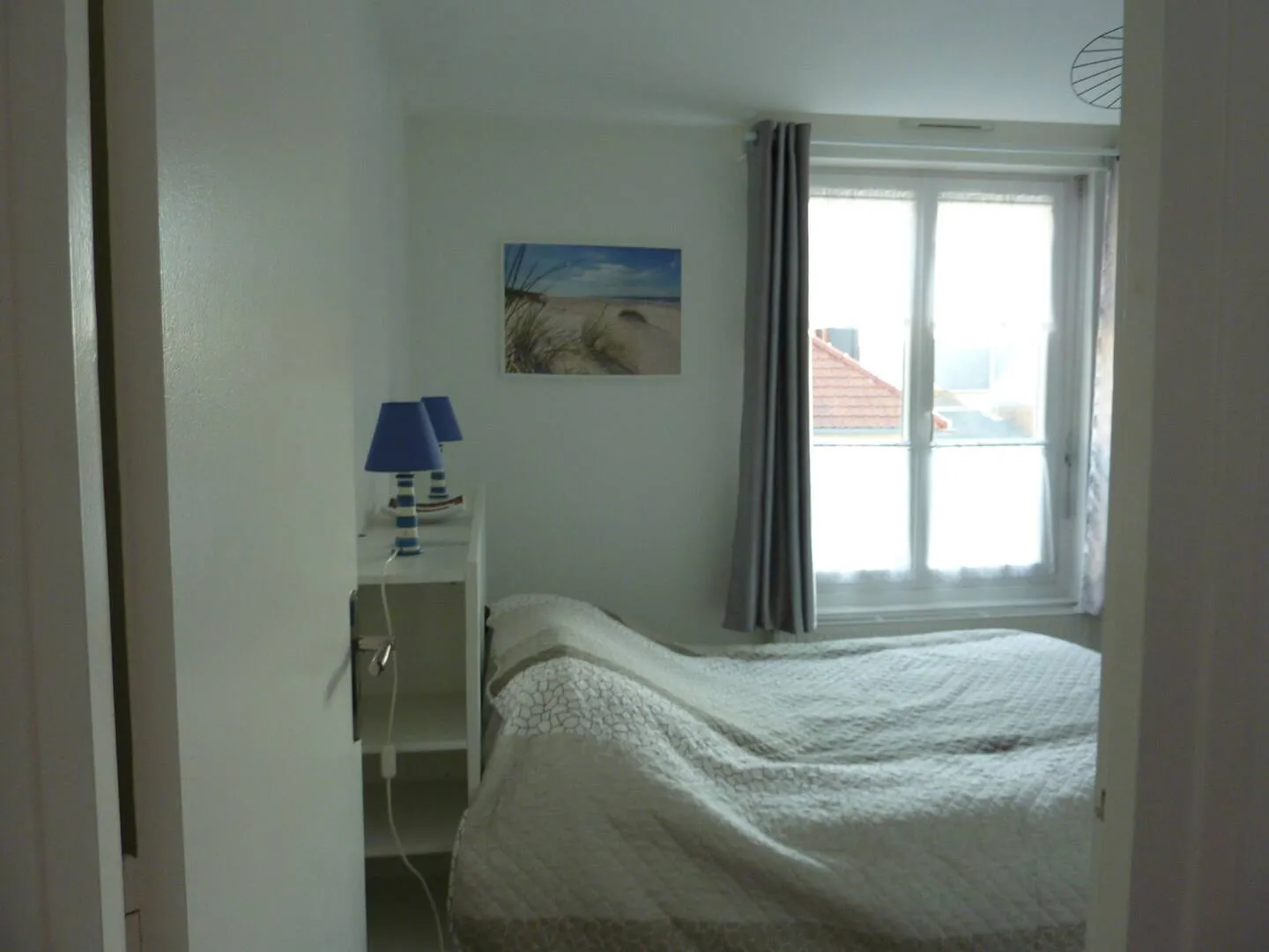 Photo 0 de T2 rénové avec parking privé – plage à 50 m