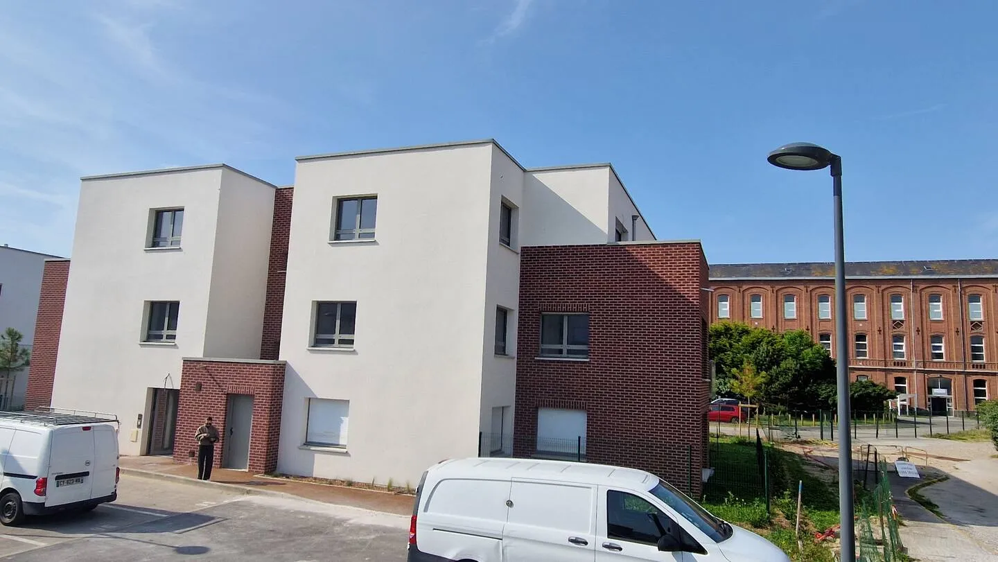 Photo 2 de T3 neuf avec balcon et parking privé – plage à 100 m