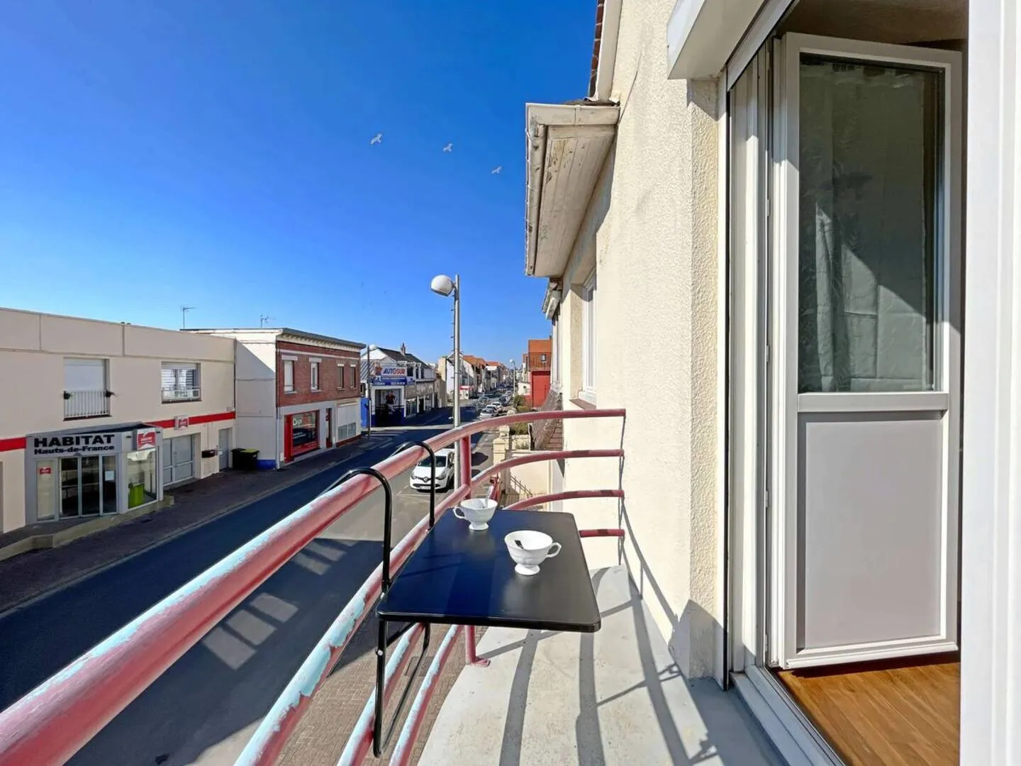 Photo 1 de Duplex de 63 m² au centre – plage à 8 min à pied