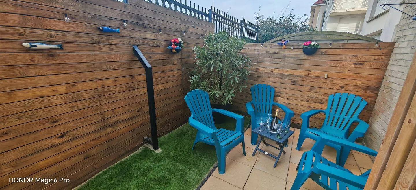Photo 0 de Studio avec terrasse face aux dunes – plage à 30 m