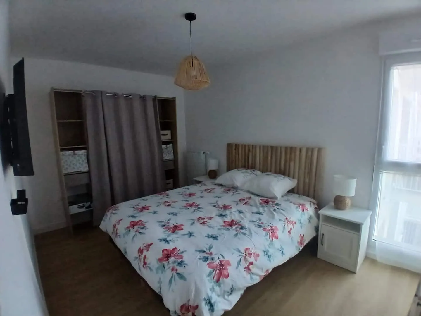 Photo 2 de T2 neuf avec balcon et parking – plage à 50 m