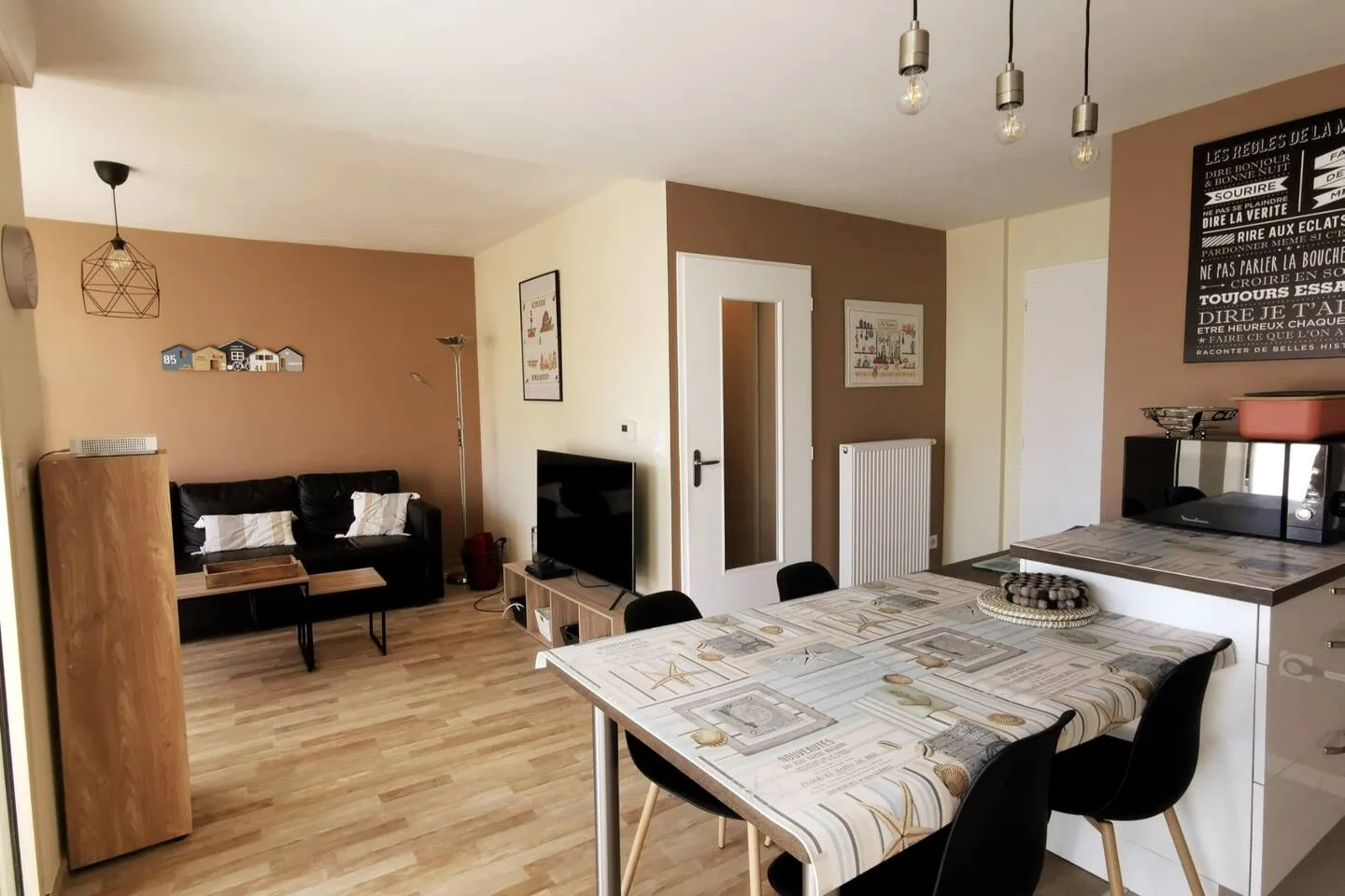 Photo 4 de Duplex 2 chambres avec parking – plage à 500 m