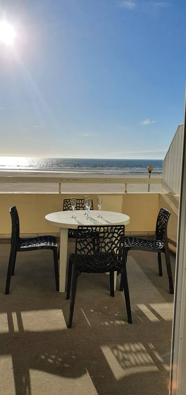 Photo 0 de T2 face mer rénové – Berck-Plage